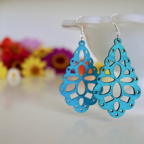 NWT Laser Cut Wooden Earrings in Turquoise - Picture 5 of 8